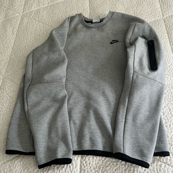 Nike tech - Picture 1 of 5